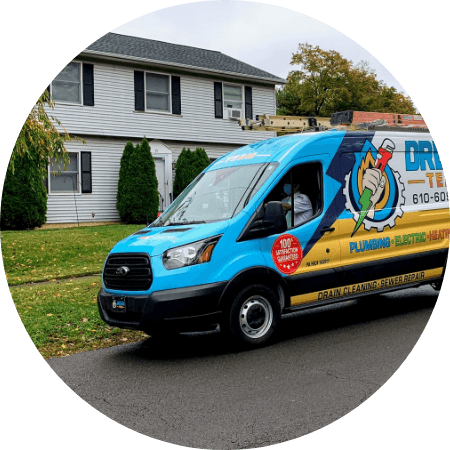 Dream Team service vehicle pulling up to customer's home